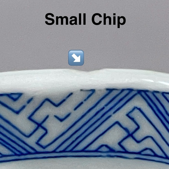 Vintage JAPANESE TEACUP / Blue IMARI TRANSFERWARE / Small Chip / 3 Inches Wide - Picture 8 of 10